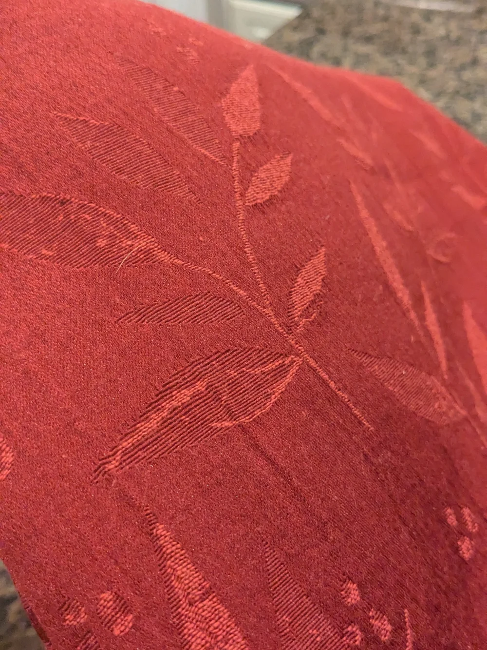 Red Jacquard Leaf Pattern Rectangular Tablecloth
